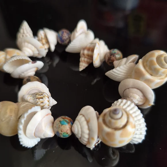 Handamade Virginia Beach Seashell Braclet With Imperial Jasper Stones! - Picture 6 of 7